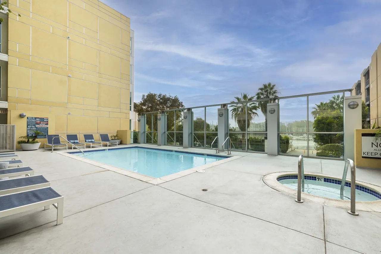 St. Tropez Apartments
