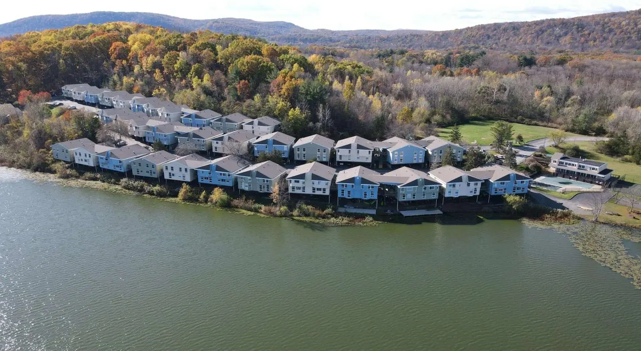 Lakeshore Preserve Apartments