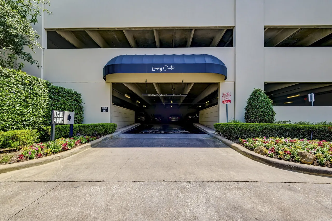 2900 West Dallas