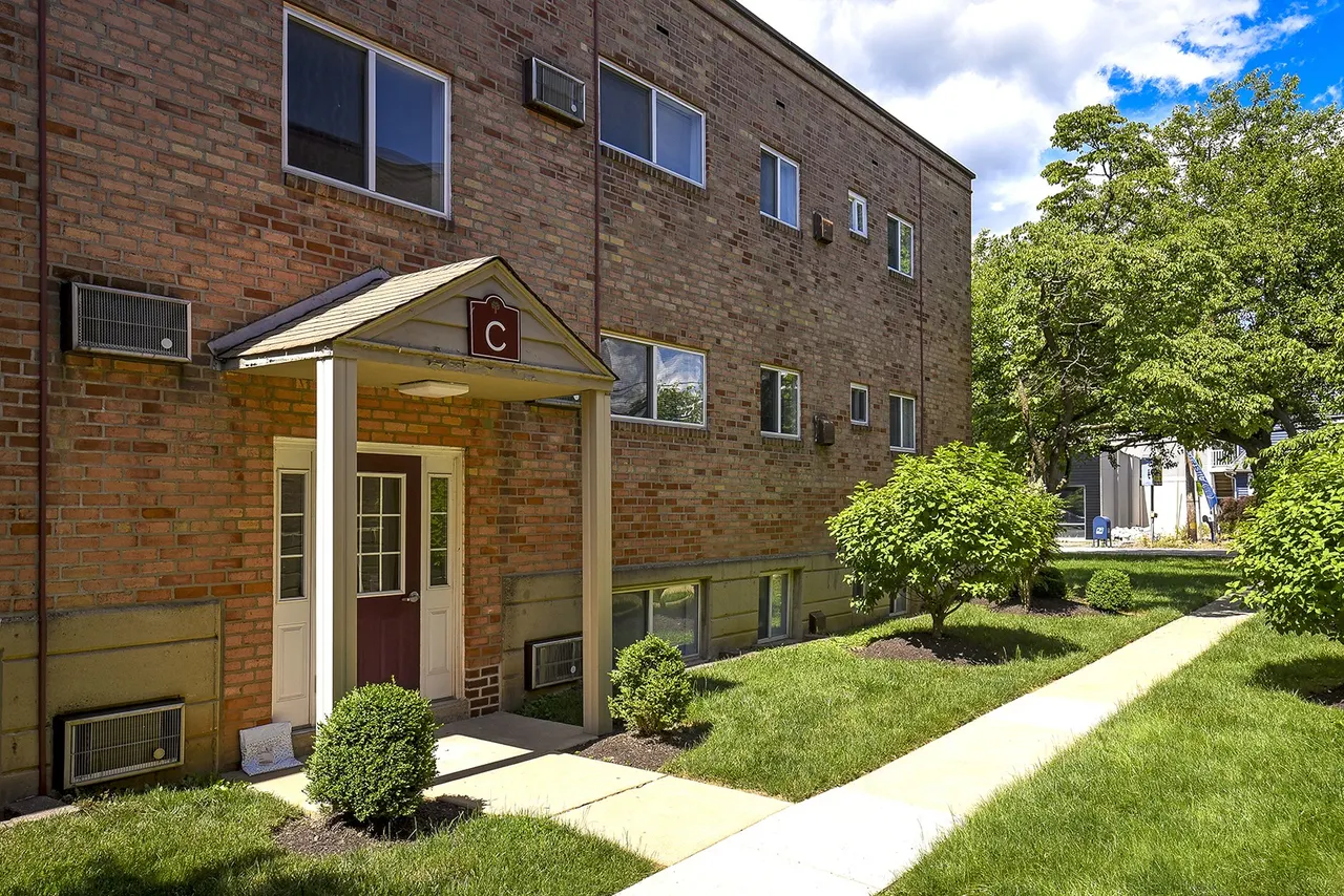 Woodview Apartments