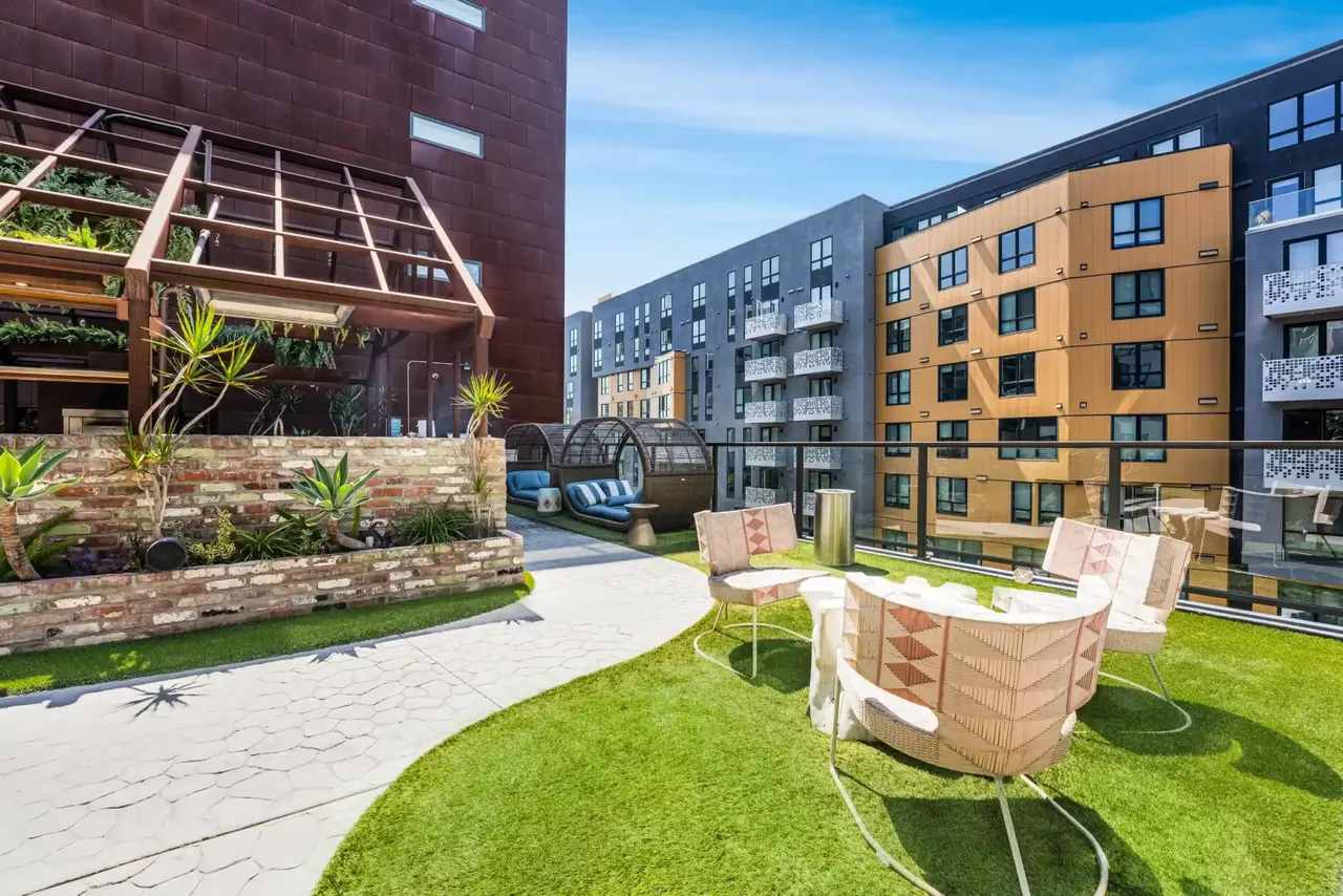 Broadstone Makers Quarter