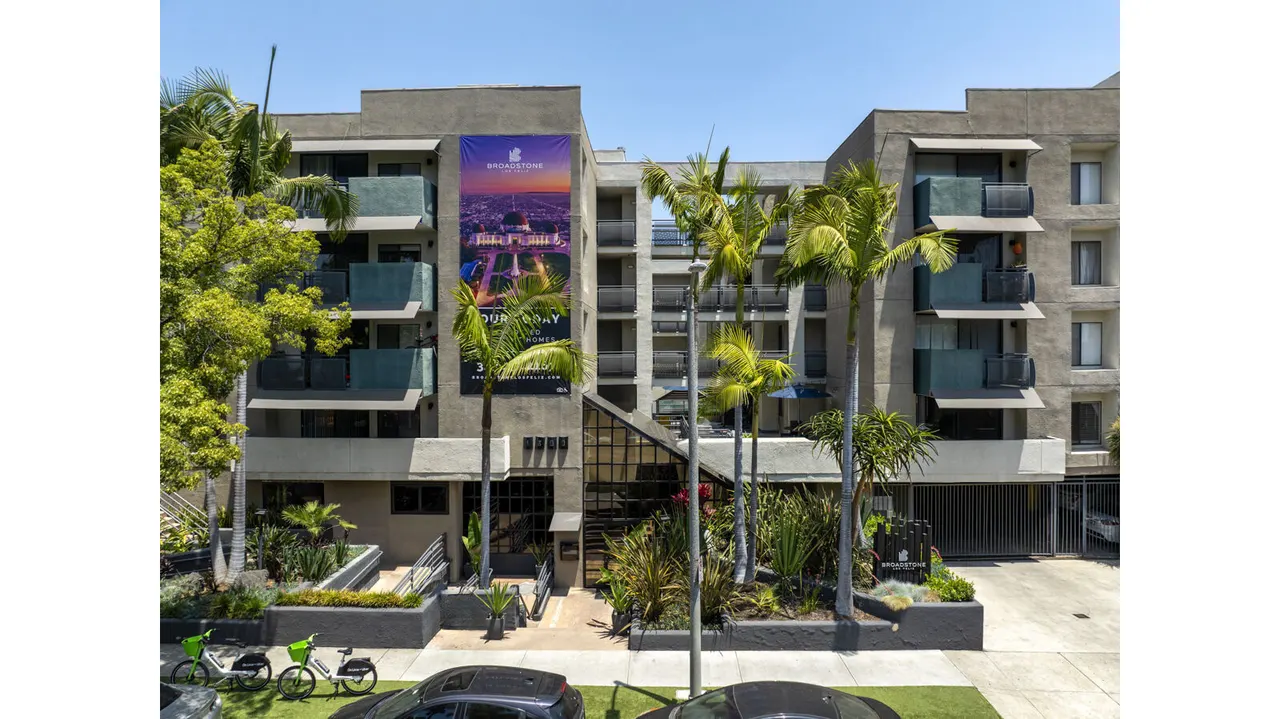 Los Feliz Club Apartments