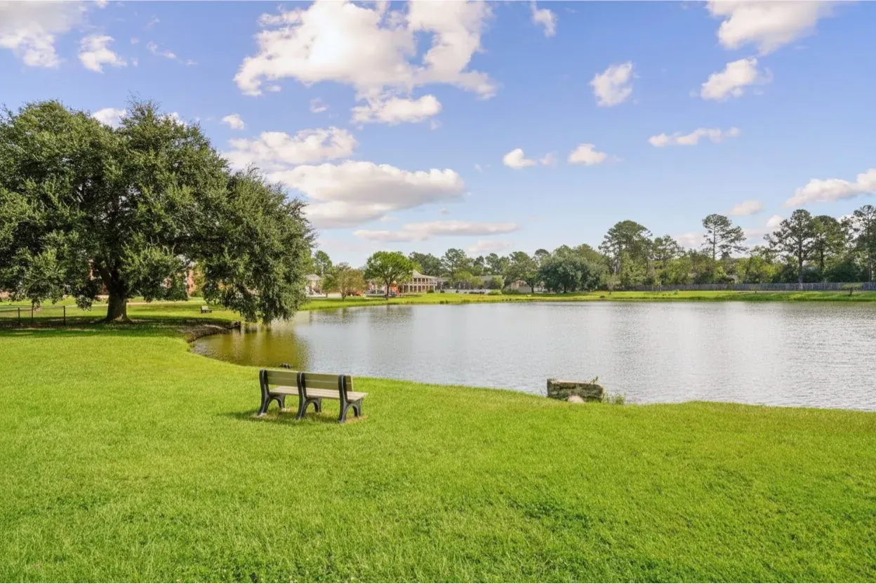 Lakeside Lakeview Apartments