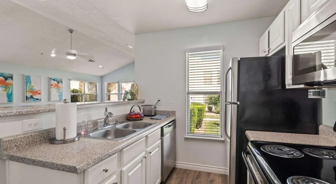 Promontory Point Apartments