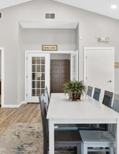 Las Lomas Apartments