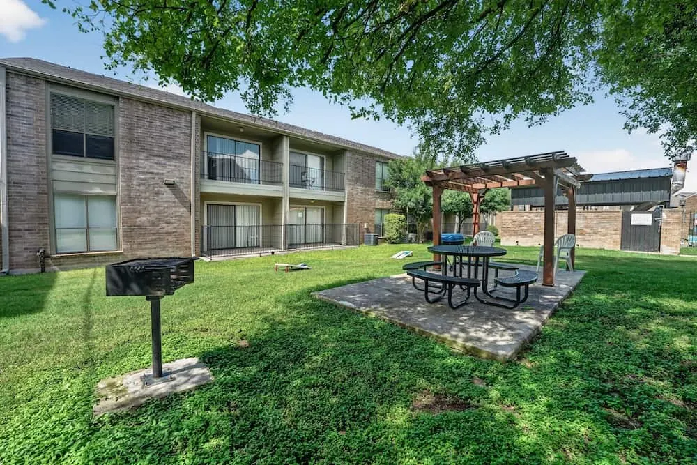 The Heights at 701 Apartments