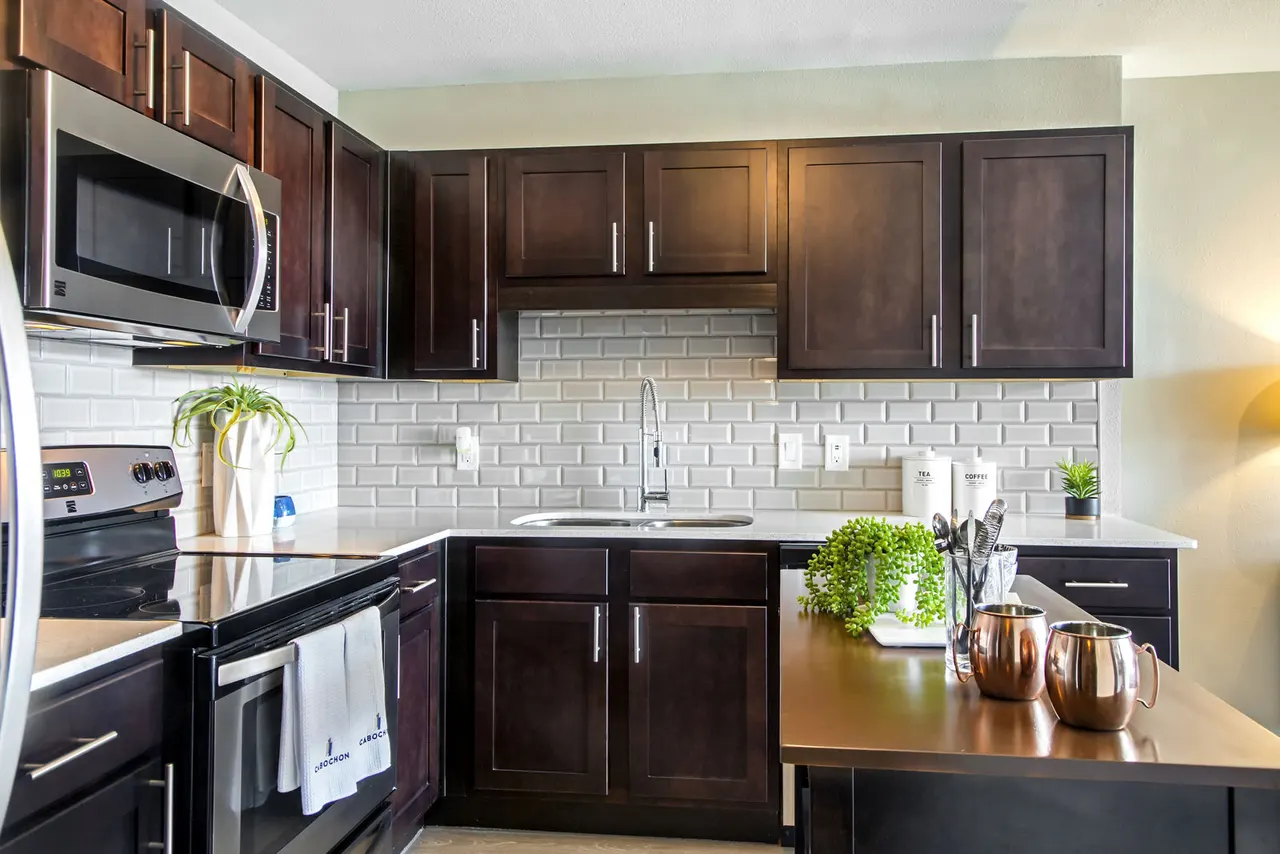 The Cabochon at River Oaks Apartments