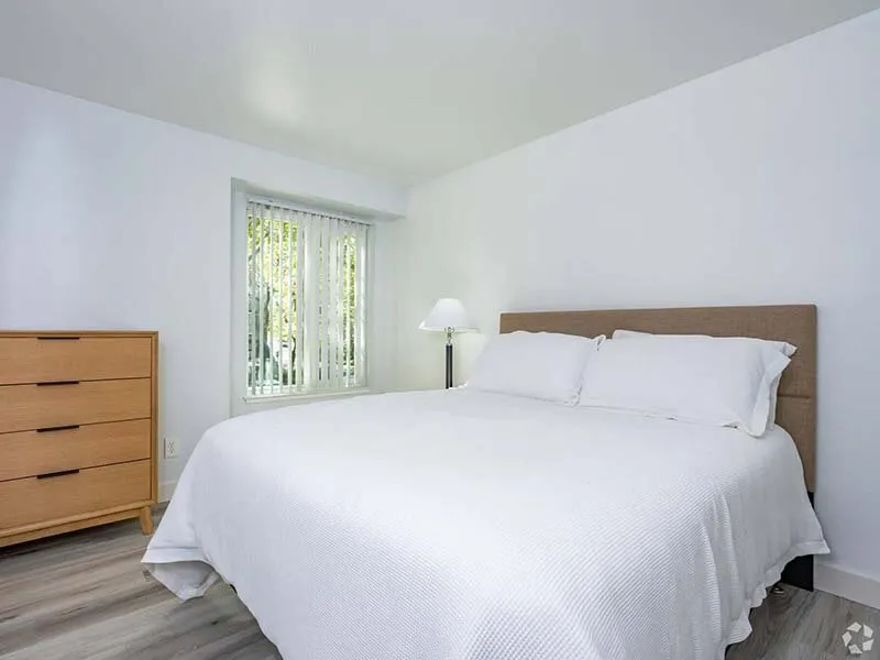 Seabreeze Apartment Homes