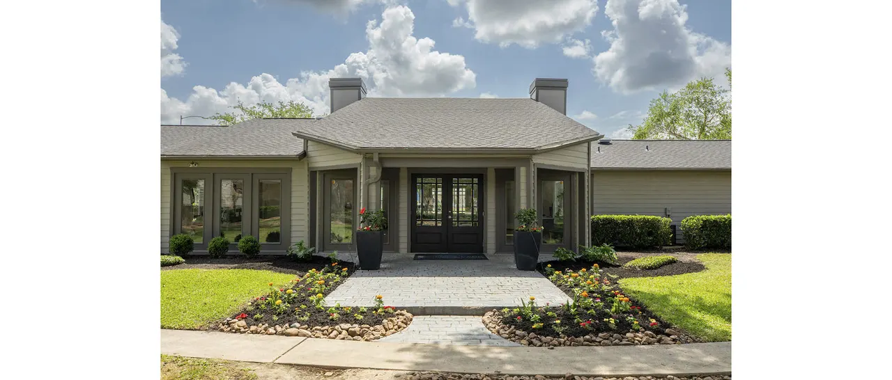 Regency Park Apartments