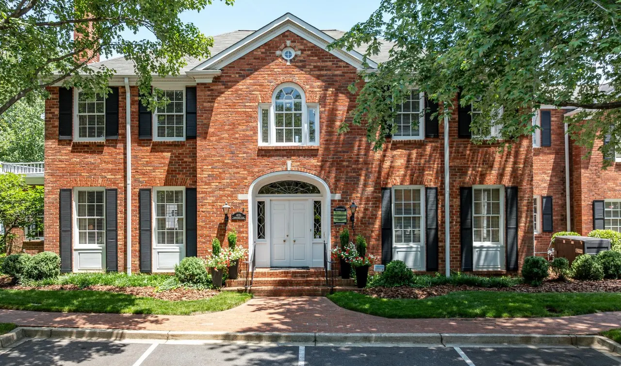 Strawberry Hills Apartments