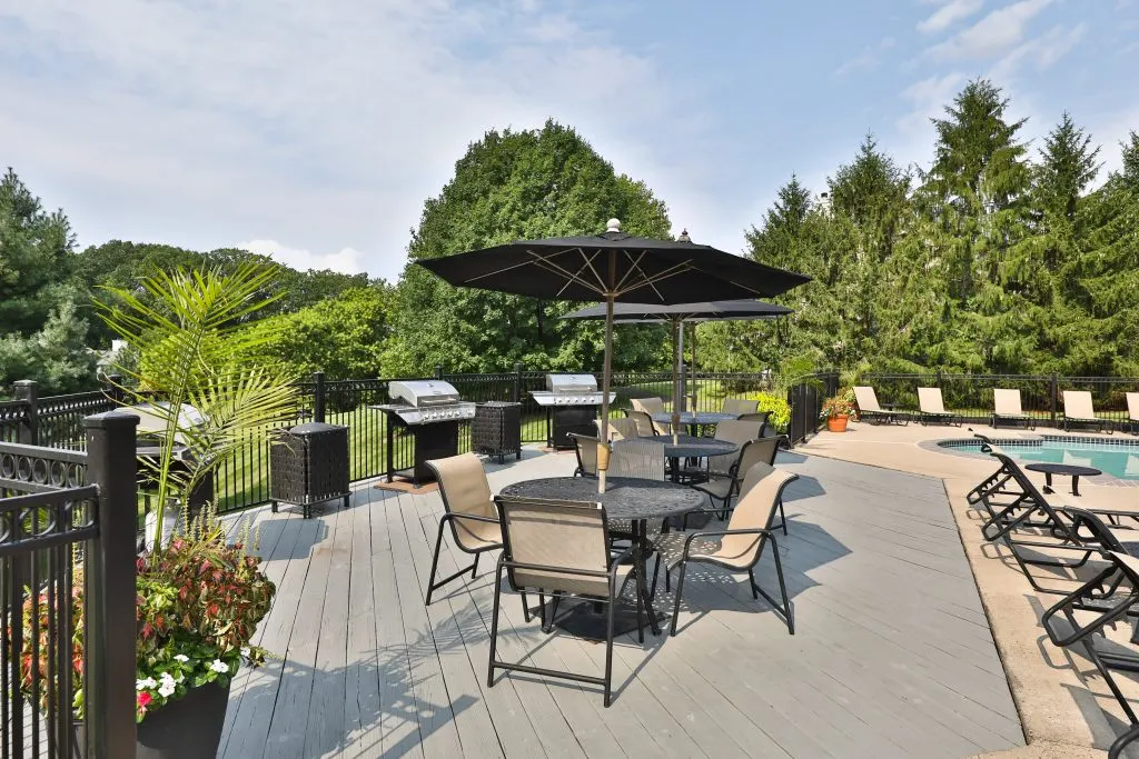 Stonington Farm Apartments