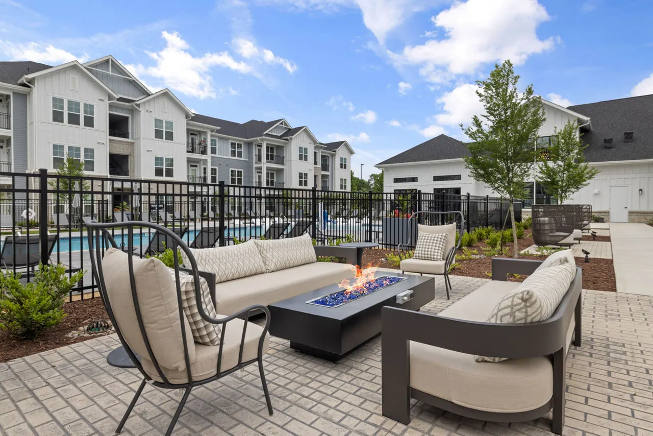 The Lindley at Grove 98 Apartments