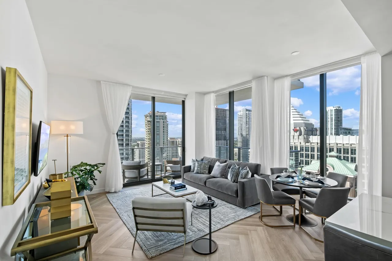 Veneto Las Olas Apartments