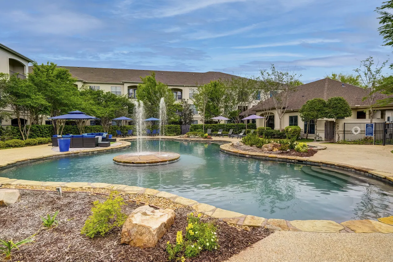 Paramount at Cedar Lodge