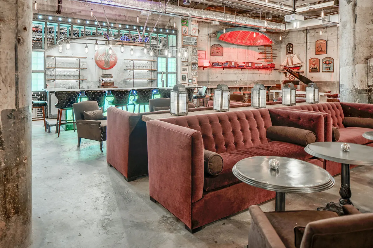 Hecht Warehouse