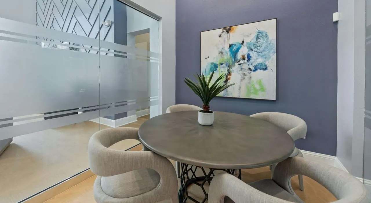 King's Cove Luxury Apartments