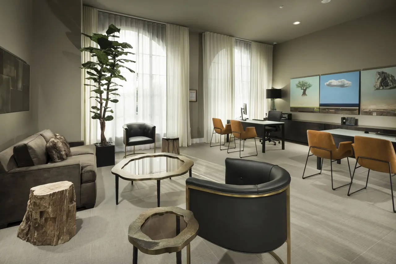 Luxe Pasadena