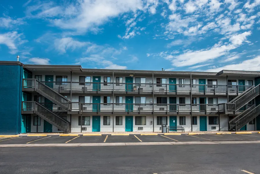 Parkwood Plaza Apartments
