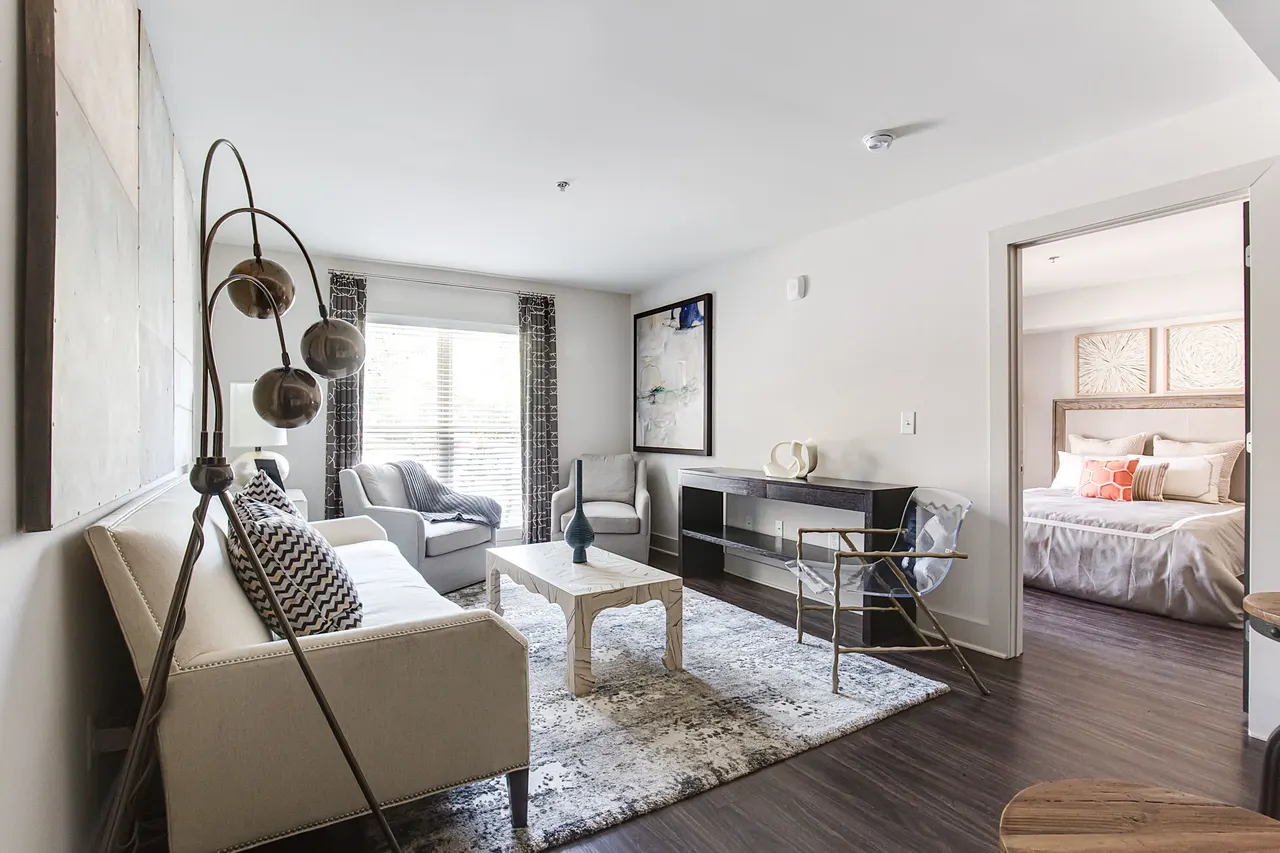 Metro Apartments