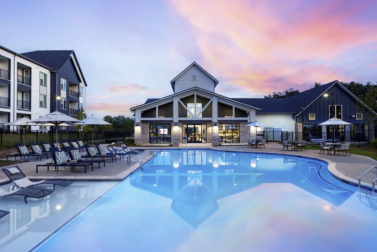 Elan Brookwood Apartments
