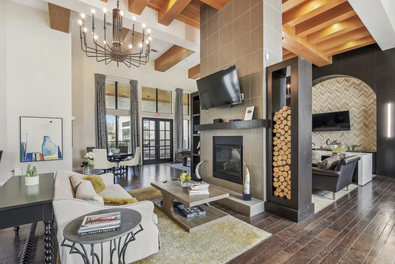 Lenox Stone Oak Apartments