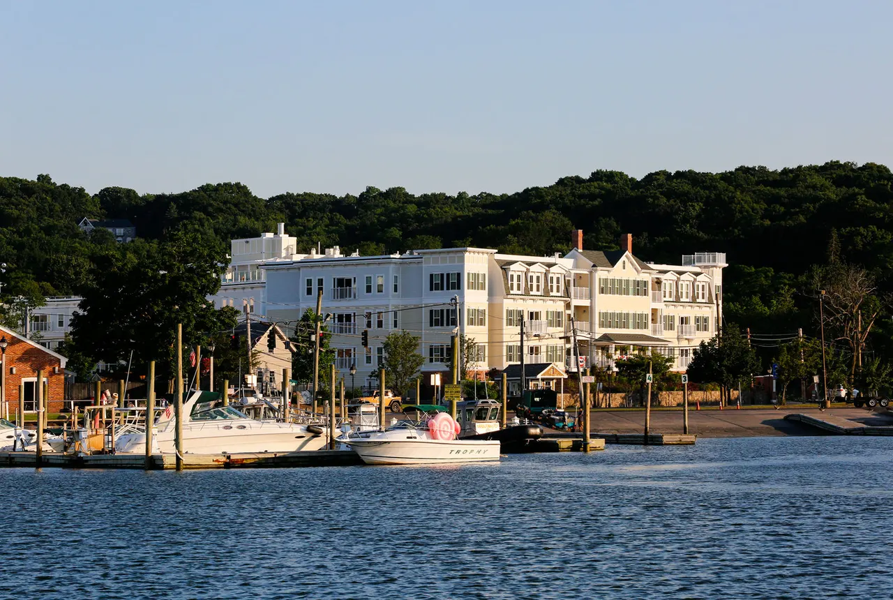 The Shipyard at Port Jefferson Harbor Apartments