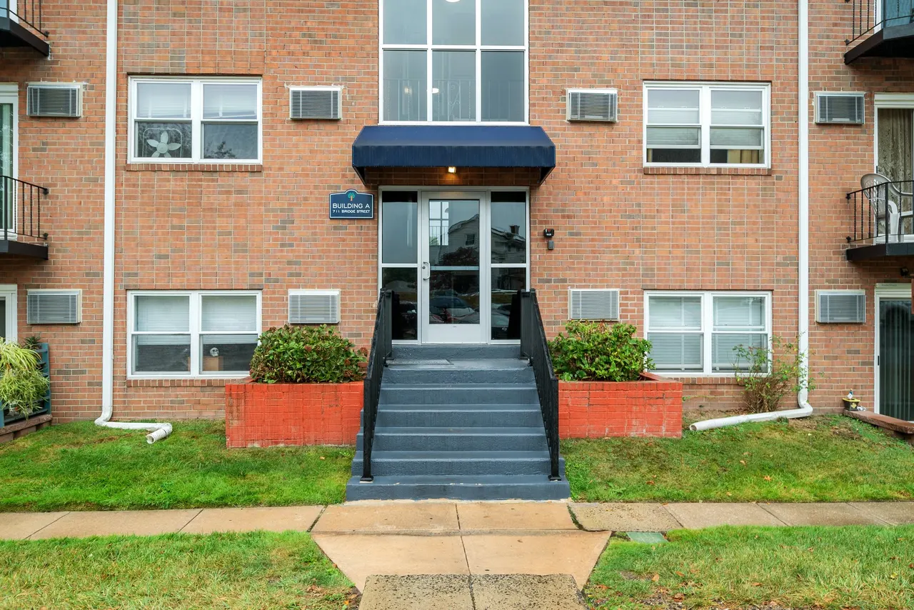 Sherman Court Apartments