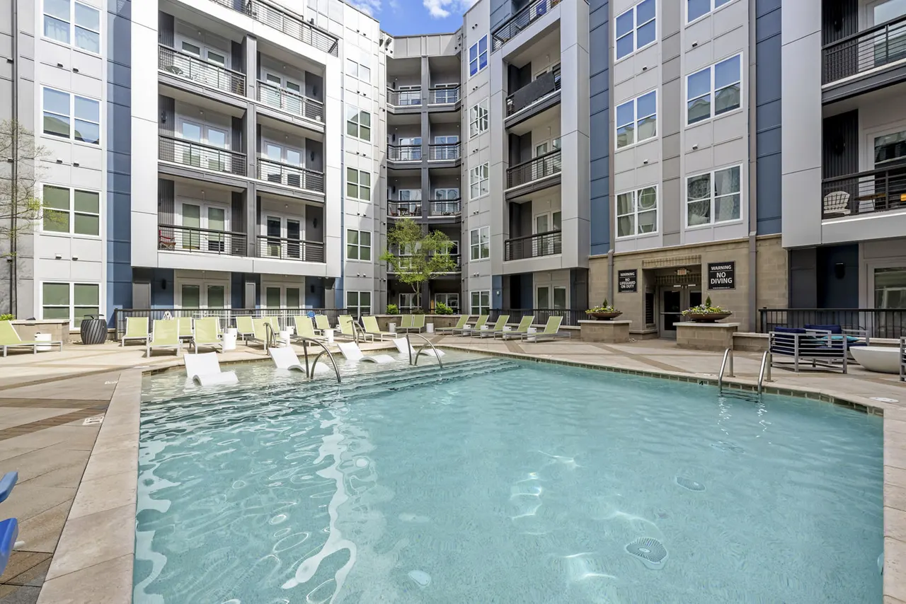 Circa Uptown Apartments
