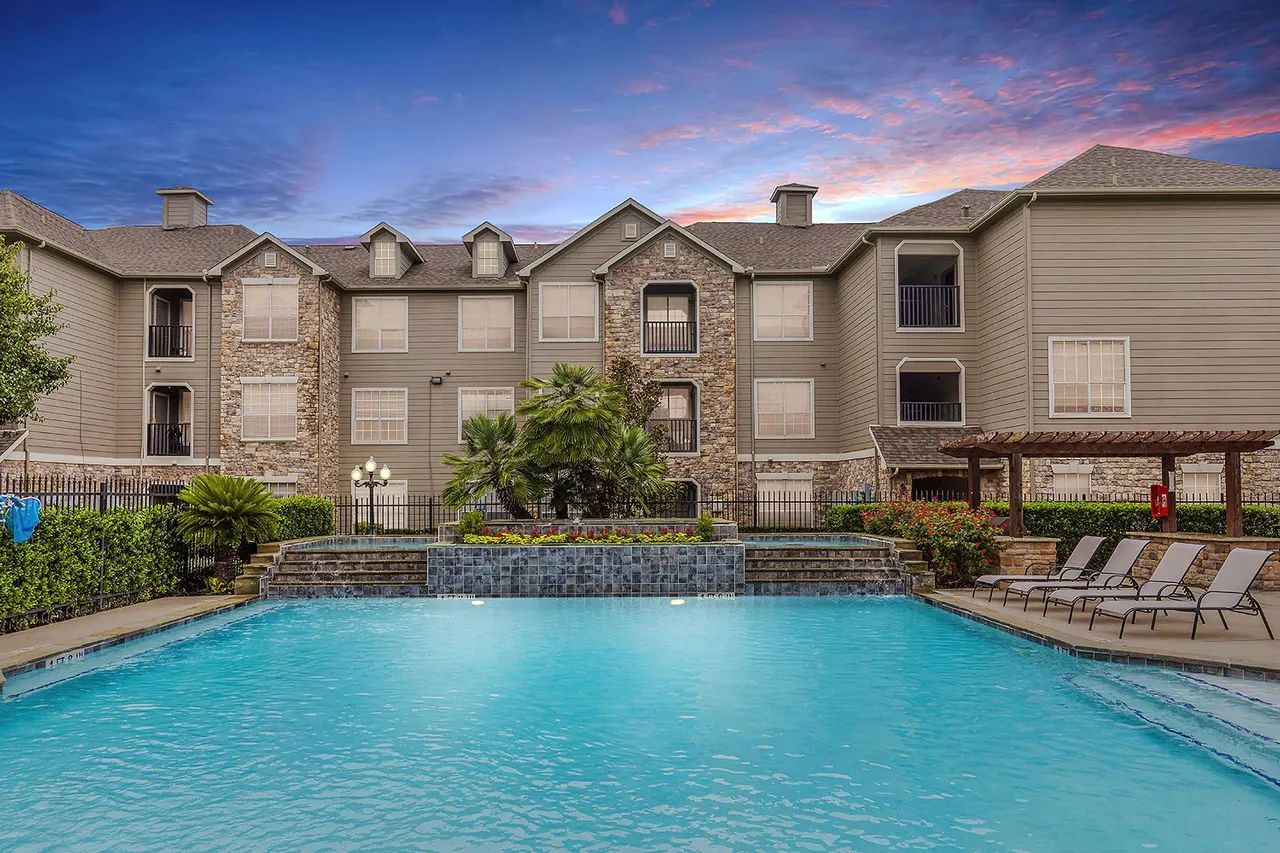 The Club at Stablechase Apartments
