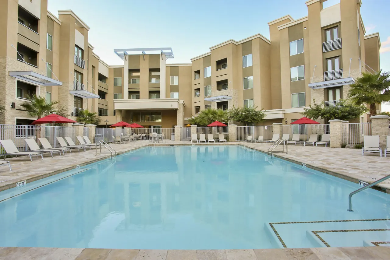 The Met at Fashion Center Apartments