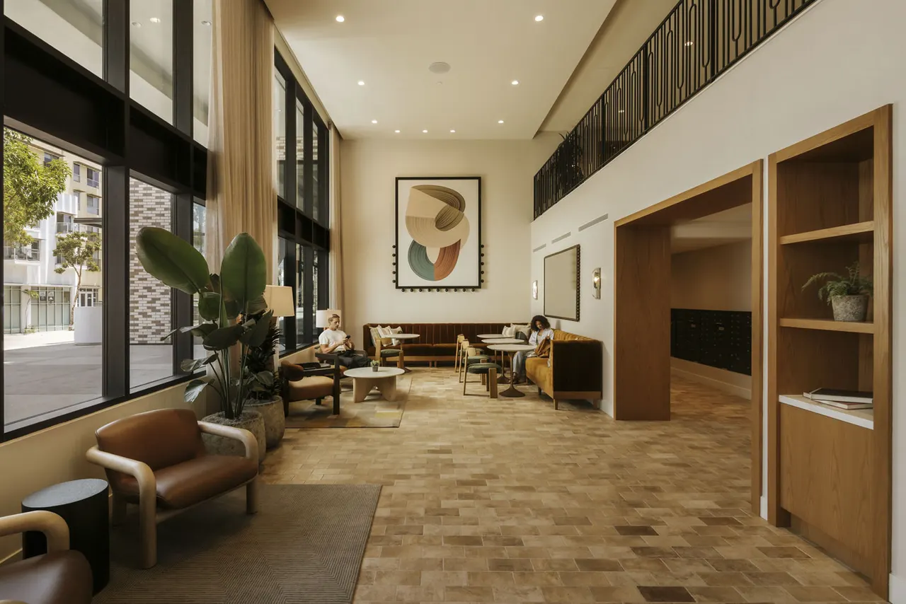 Santa Monica Collection - 1430 Lincoln