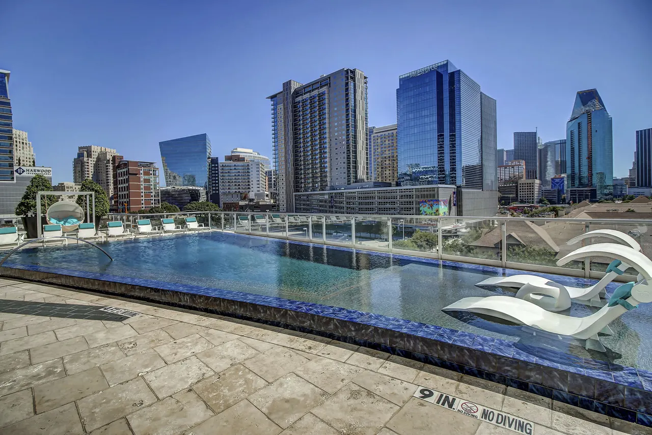 Cirque Residences