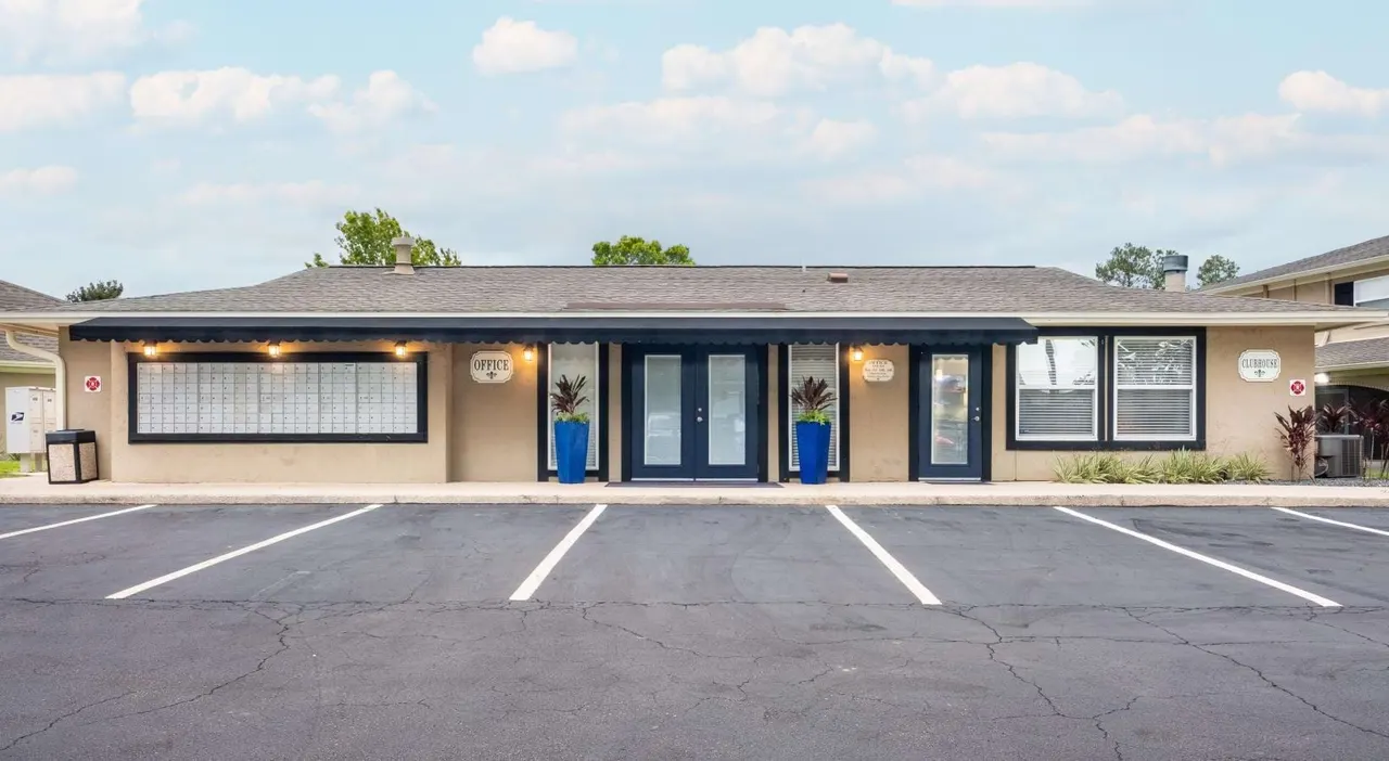 Pickwick Apartments