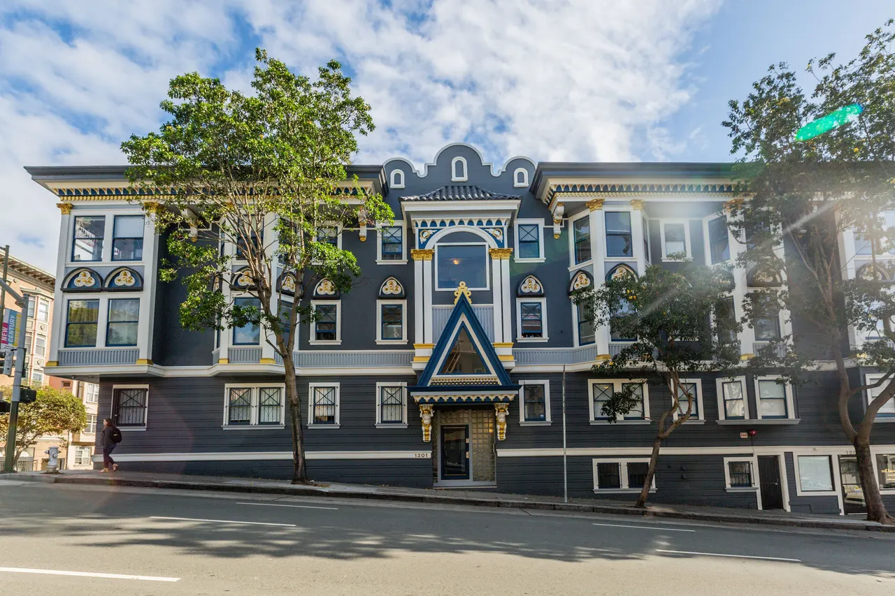 1201 Pine Apartments