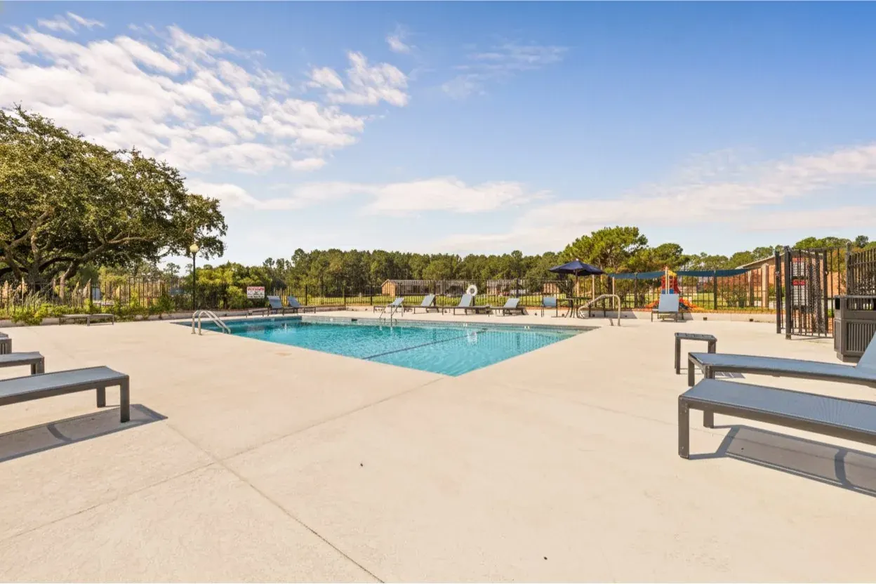 Lakeside Lakeview Apartments