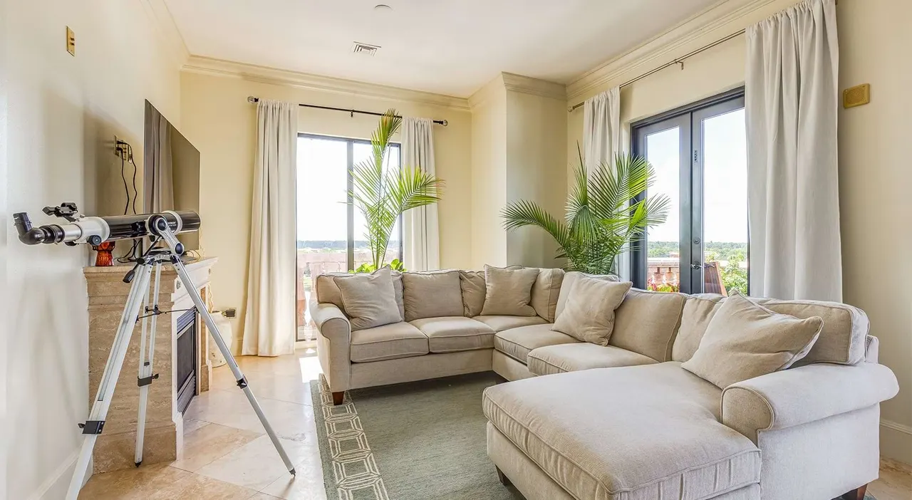 Veranda Club Apartments