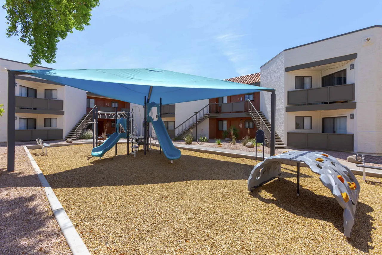 Genoa Lakes Apartments