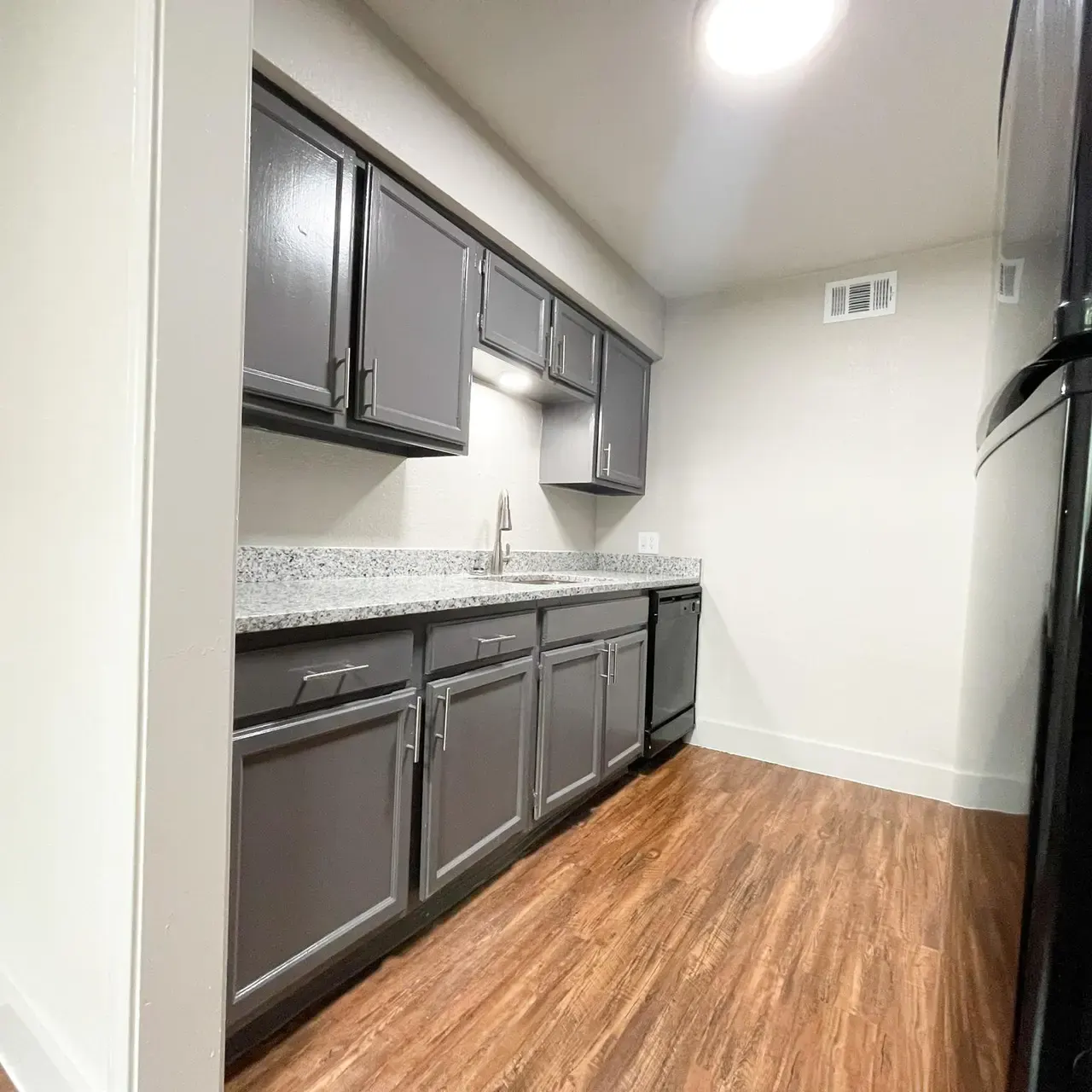 Lakeside Apartments