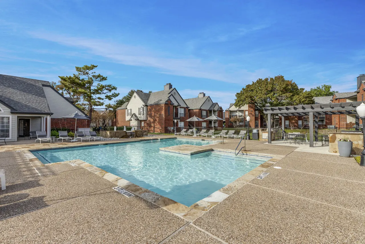 Oaklyn Apartments