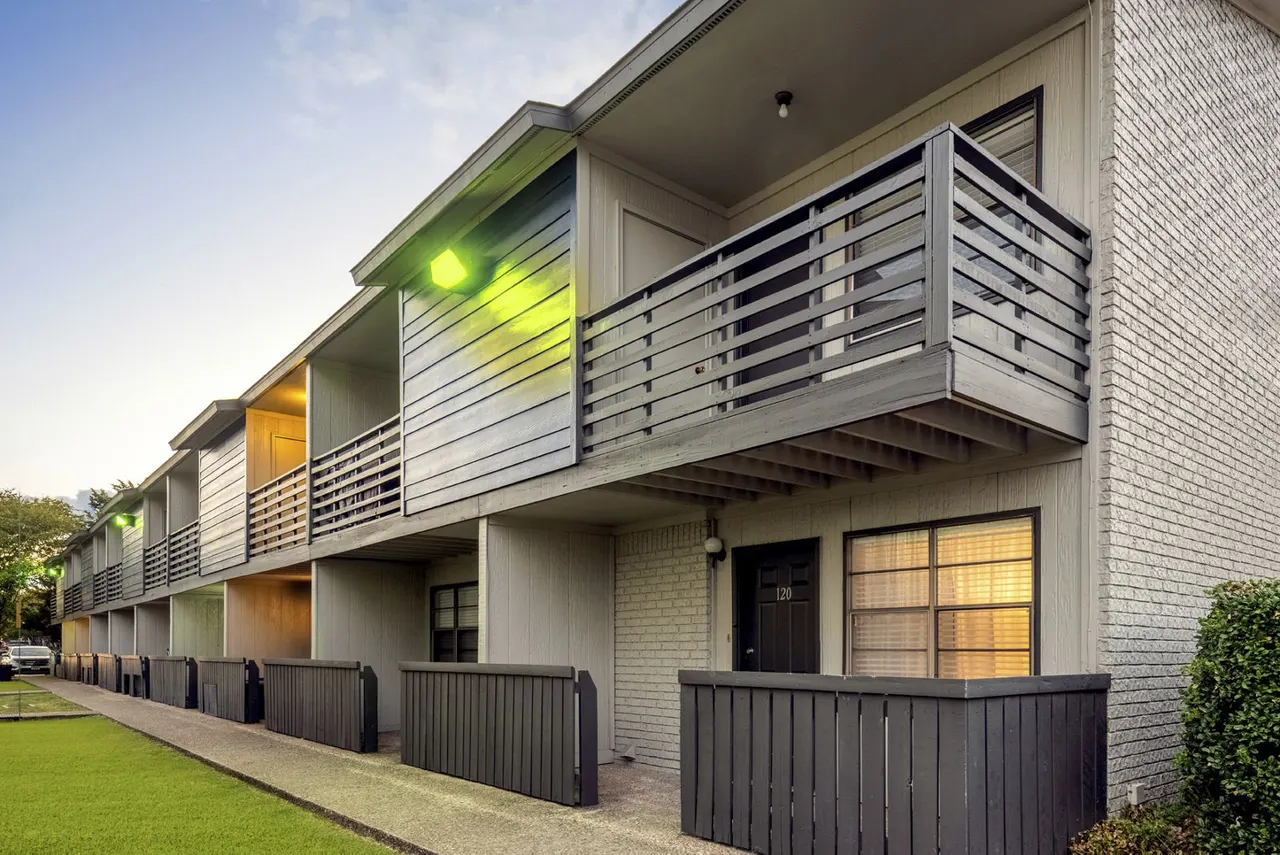 The Oaks Apartments