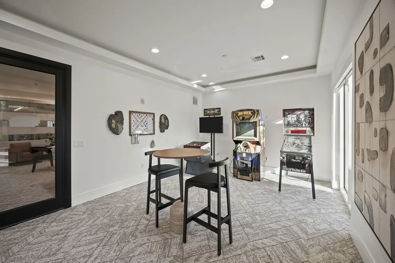 Domain West Apartments