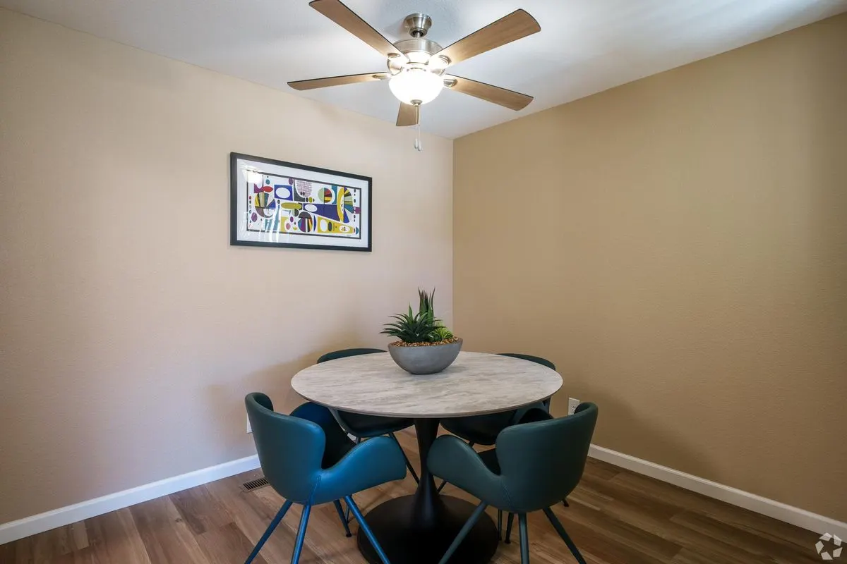Woodland Hills Apartment Homes