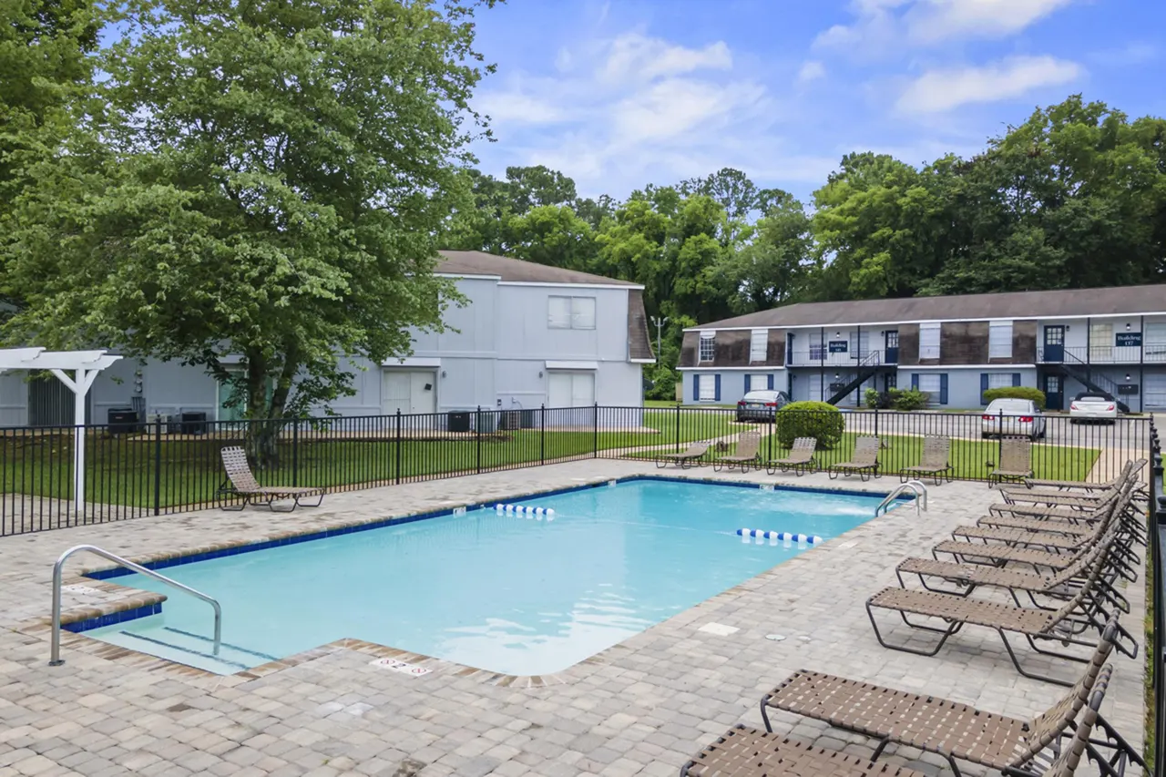 Center Pointe Landings - Apartment Homes