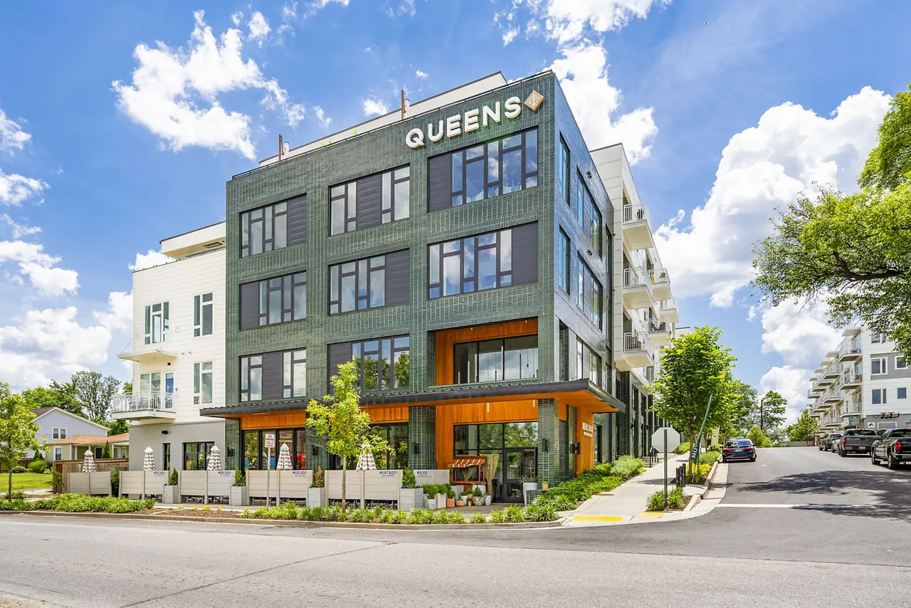 Queens Wedgewood Houston