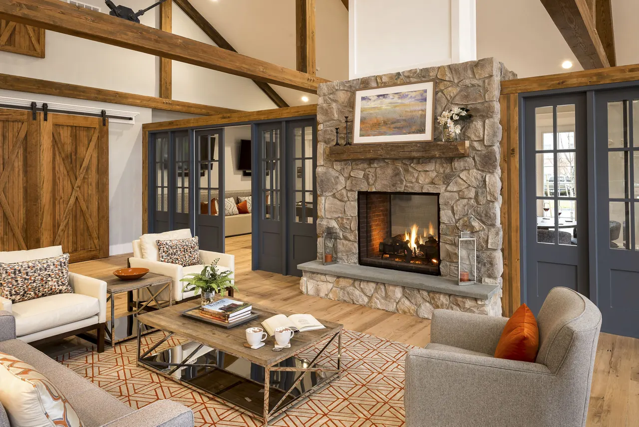 Avana East Main
