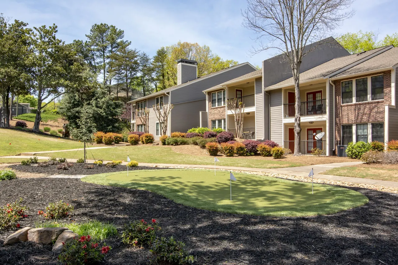 The Residences at Vinings Mountain