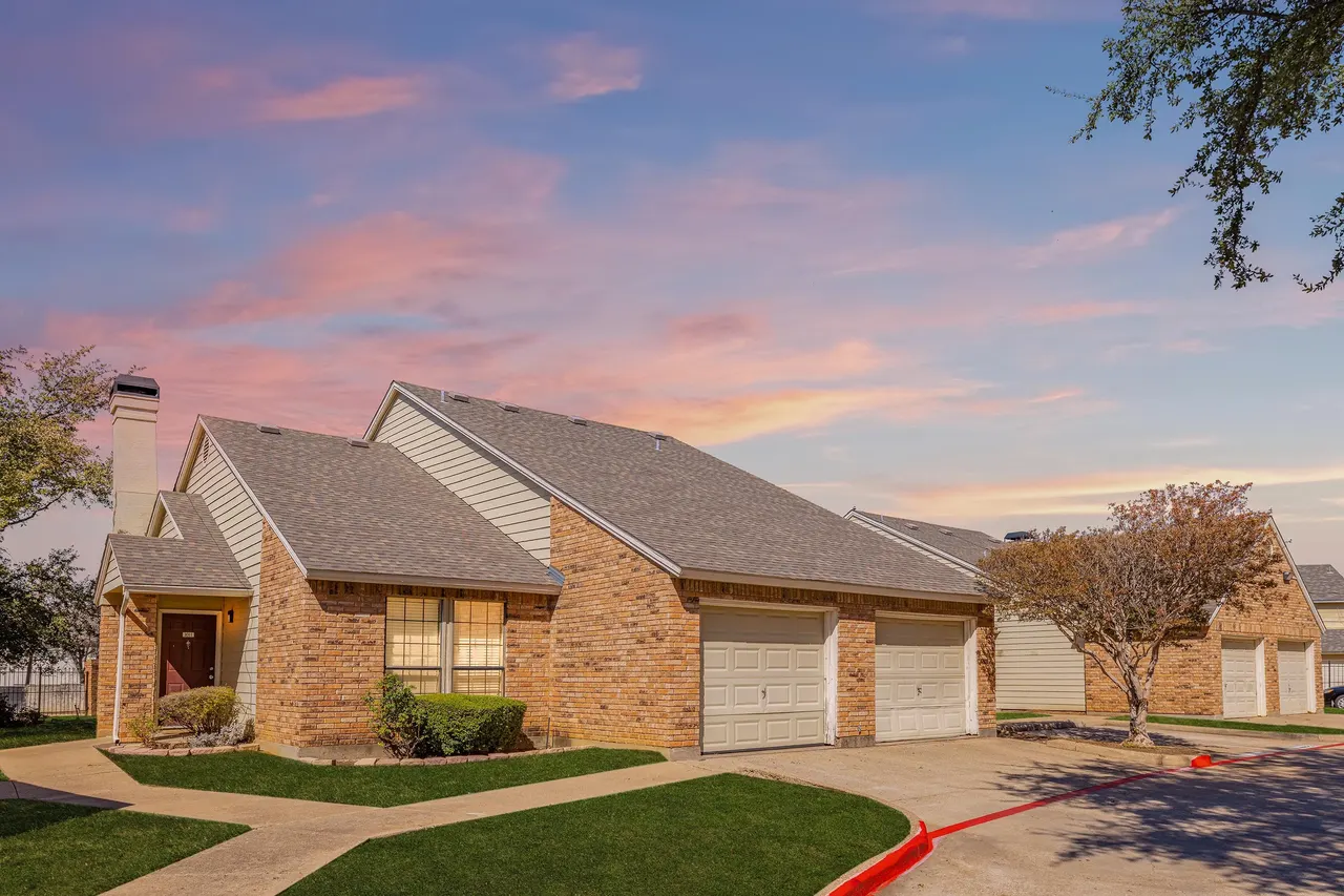 Arlington Hills Apartments & Townhomes