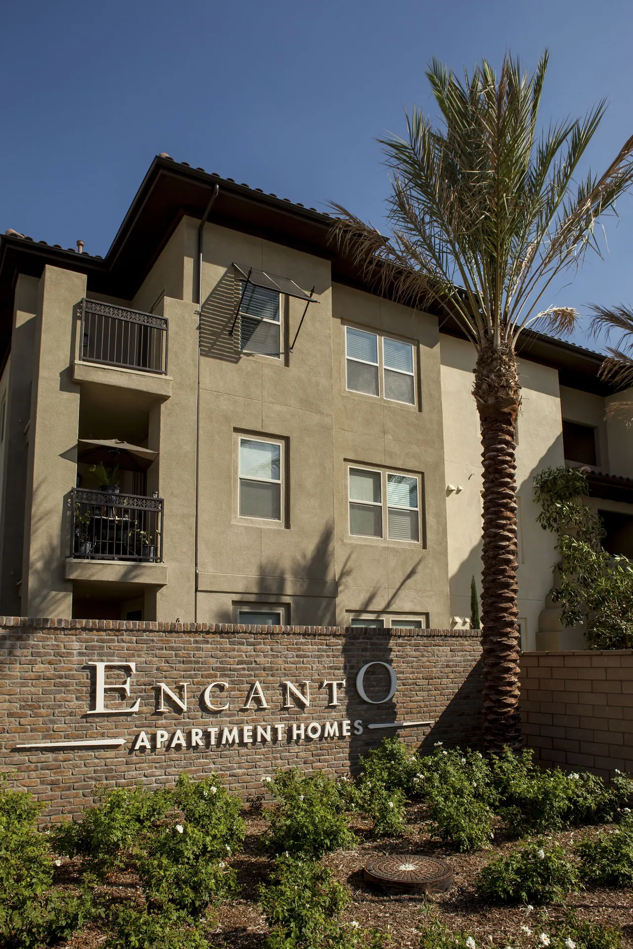 Encanto Apartments
