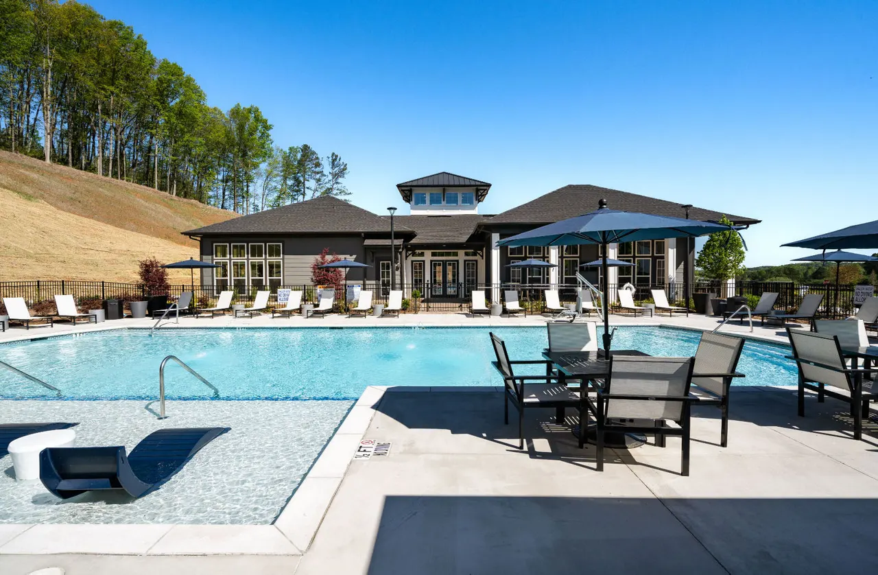 Advenir at Walker's Ridge Apartments