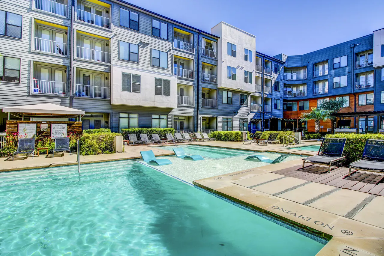 Elan East Apartments